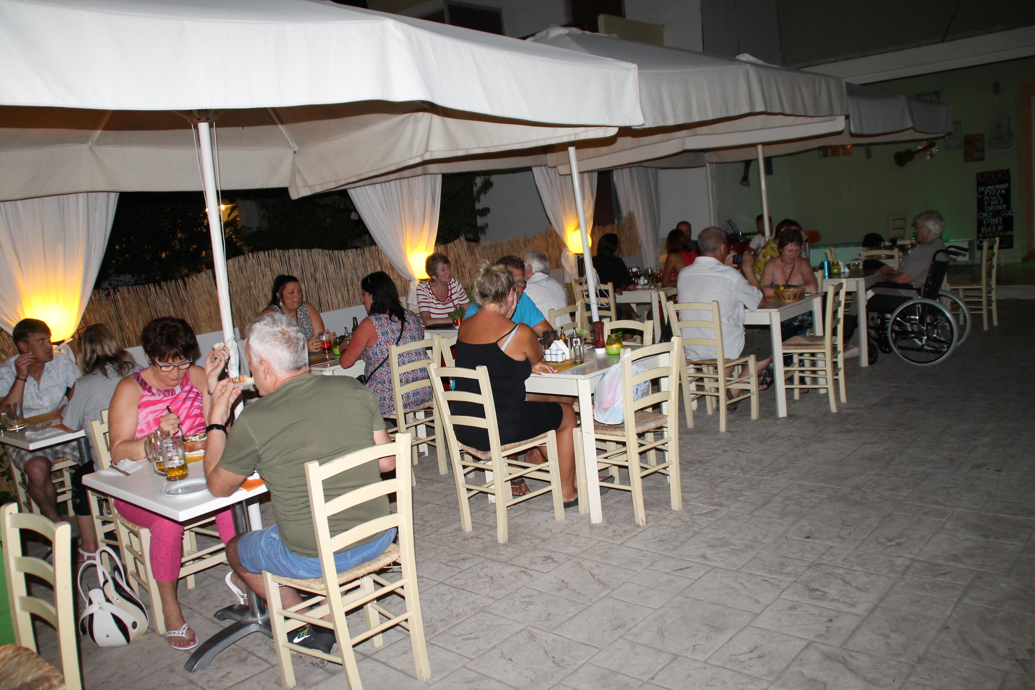 Kavos Central Gardens エクステリア 写真
