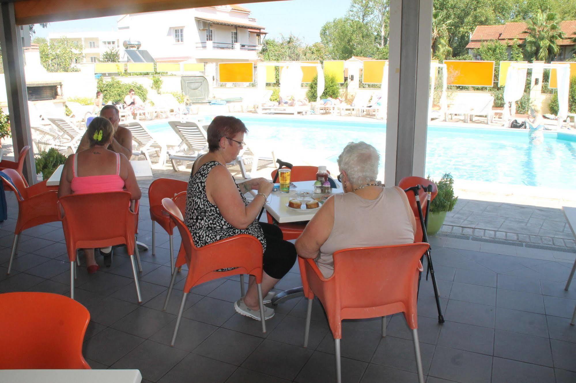 Kavos Central Gardens エクステリア 写真