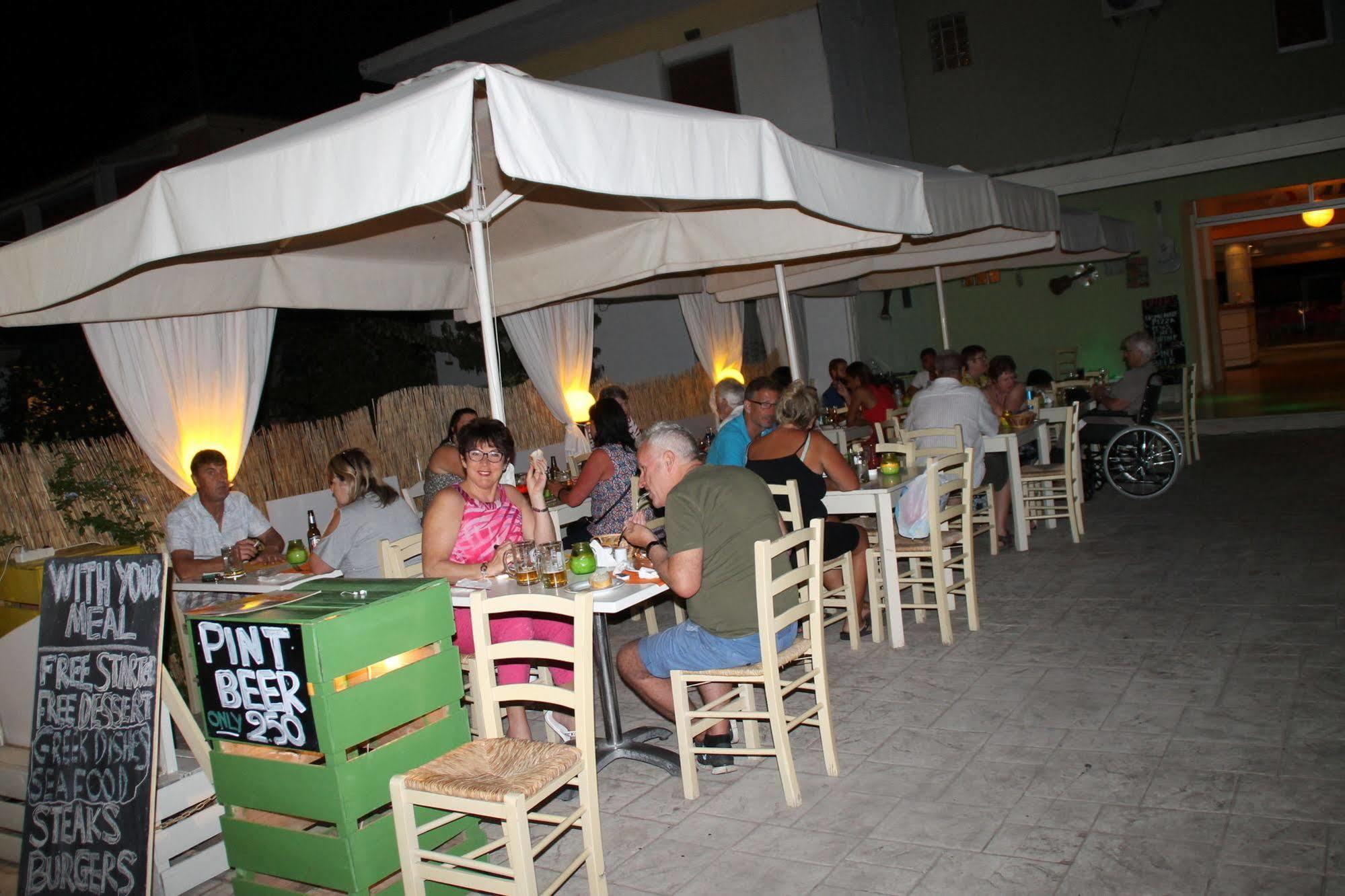 Kavos Central Gardens エクステリア 写真