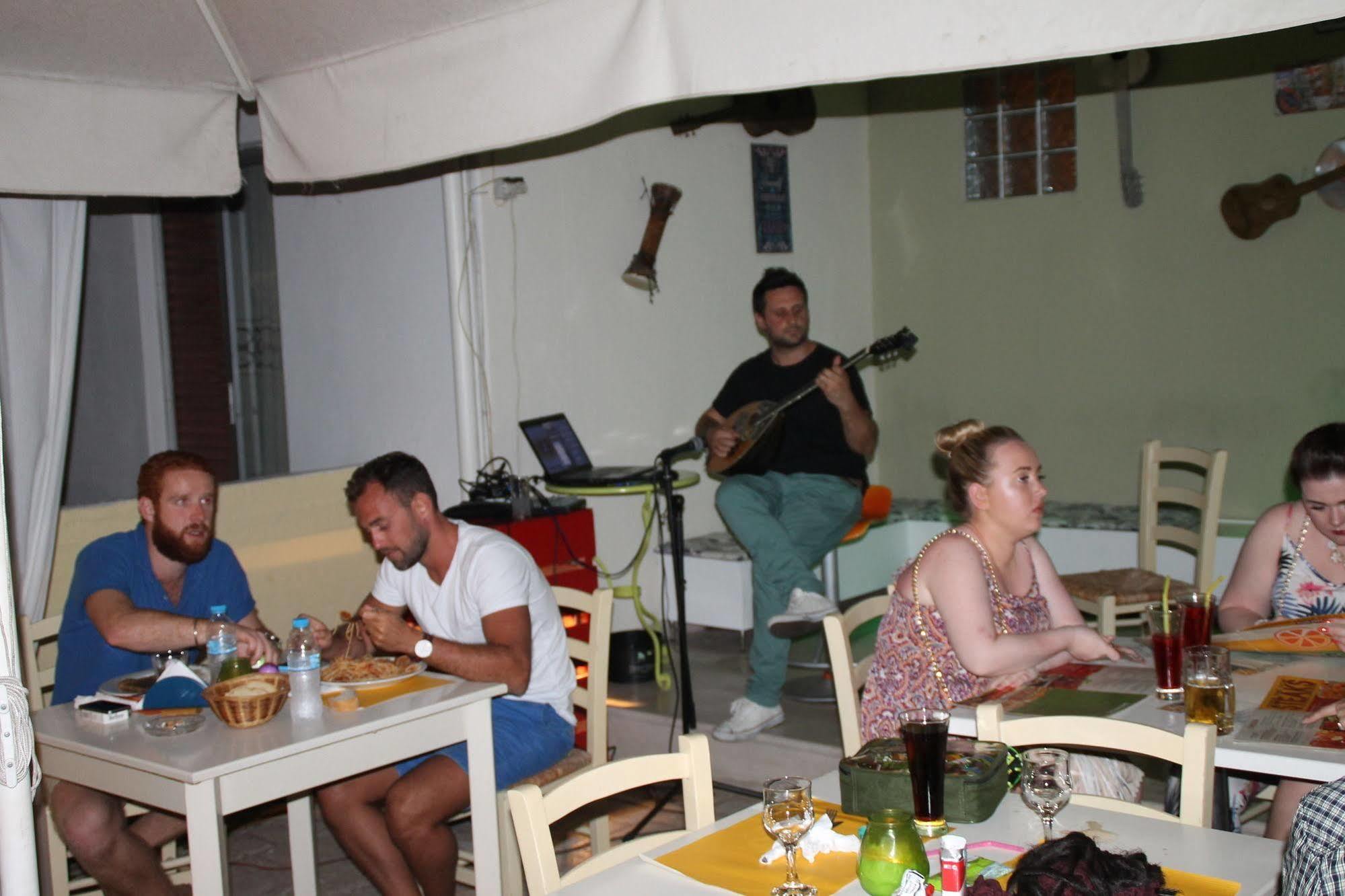 Kavos Central Gardens エクステリア 写真